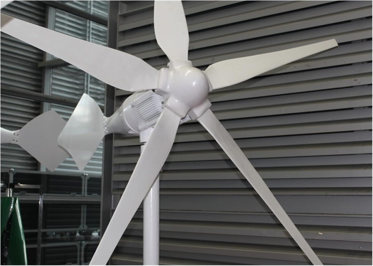Wind Turbine Wind Turbine 800w Wind Turbine is Suitable for Leisure Areas, Such As Boats, Pavilions, Huts Or Mobile Houses