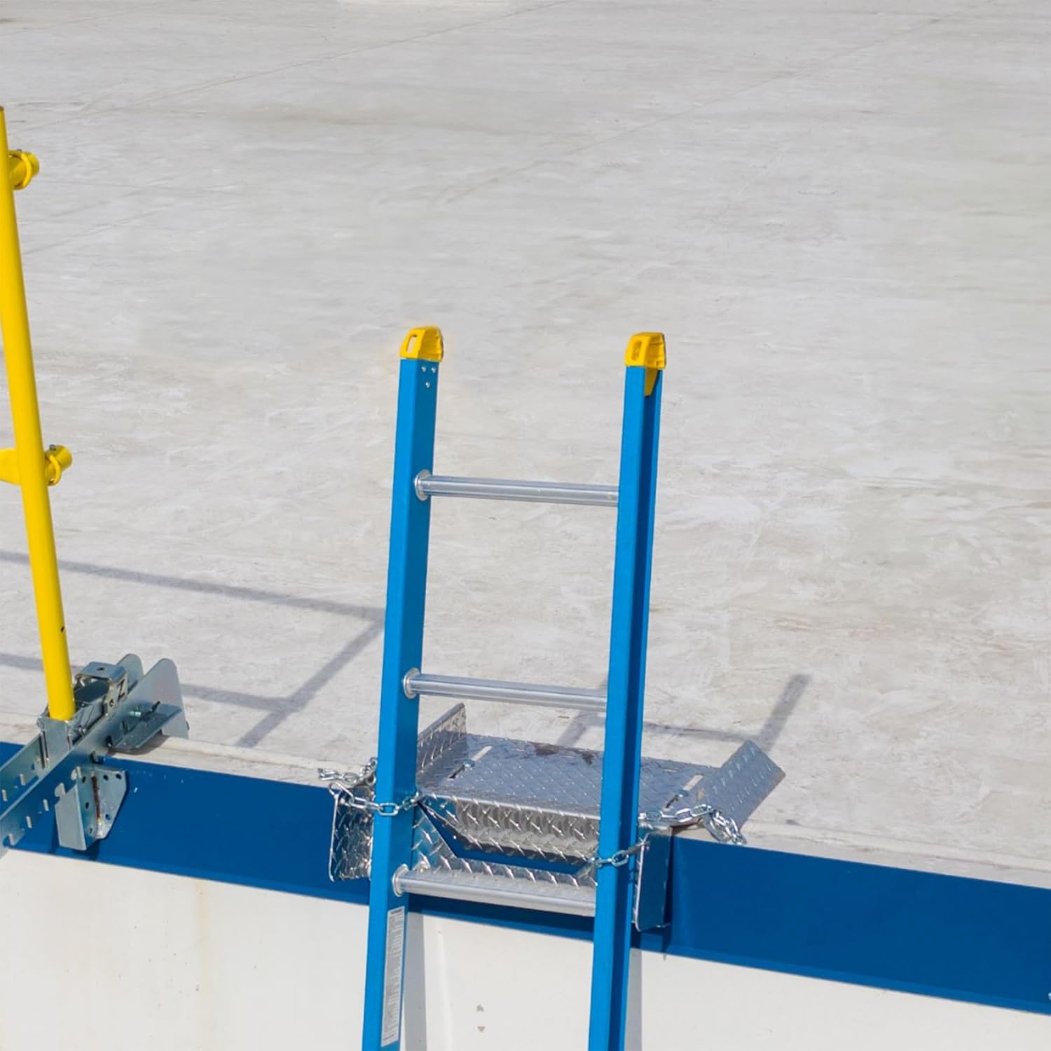 Tie Down Commercial Ladder Safety Dock | 1-Piece | 21.5 inch x 26 inch | Ladder Accessories Roof Access