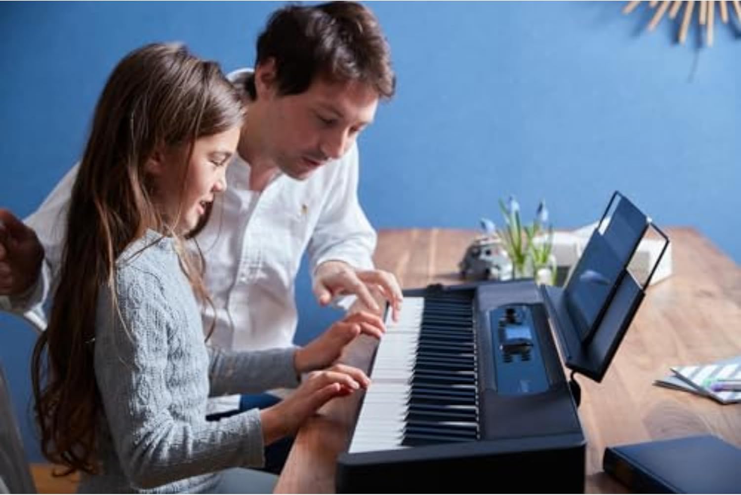 Casio Casiotone CT-S400 – 61-Key Touch-Responsive Portable Keyboard | AiX Sound, 600 Tones, 200 Rhythms, Pitch Bend, USB-MIDI, Surround Speakers, Chordana App Compatible | Lightweight & Travel-Ready