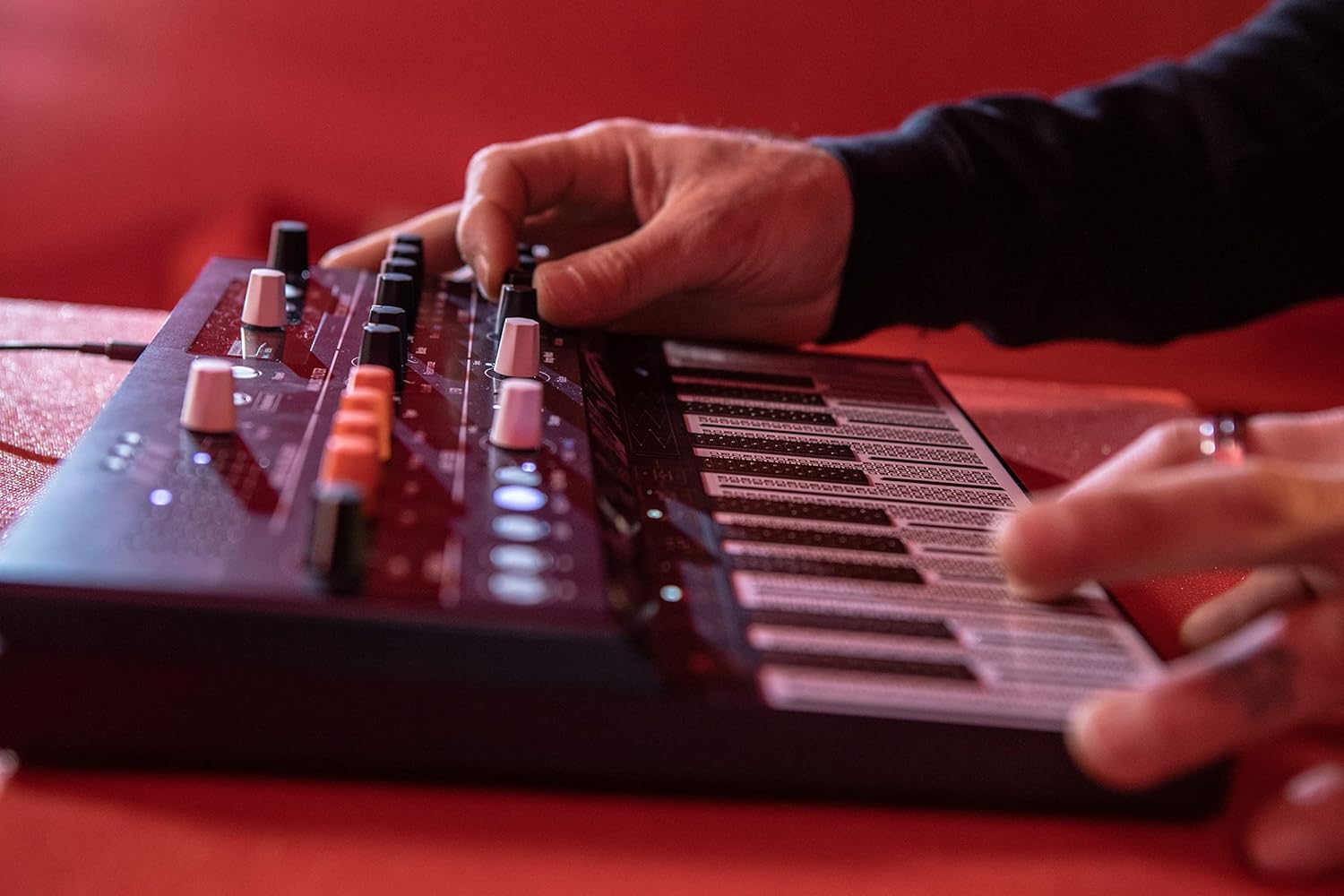 Arturia - MicroFreak Synthesizer Keyboard - 25-Key Hybrid Synth with PCB Keyboard, Wavetable & Digital Oscillators, Analog Filters