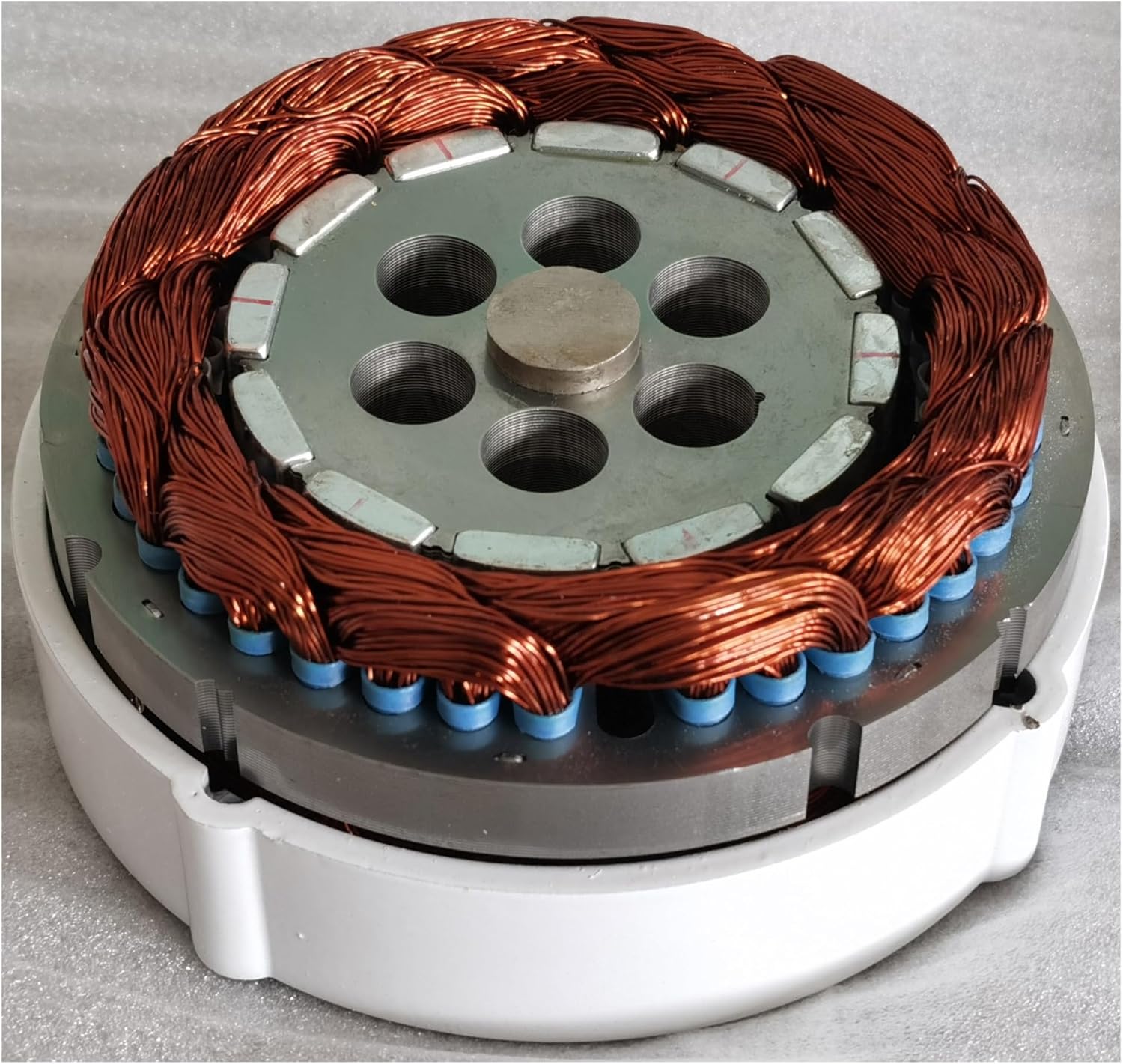 Generators 400W 600W 800W Low Speed 12V 24V 3 Phase Gearless Permanent Magnet AC Alternators for Wind Water Turbine for Home Use Low Starting Speed for Home(Without Base,12V_800W)